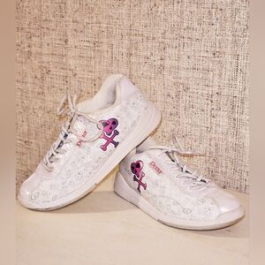⭐️ SOLD ⭐️Dexter Bowling Shoes Skull and Crossbone design, Pink Women's Size 7.5
